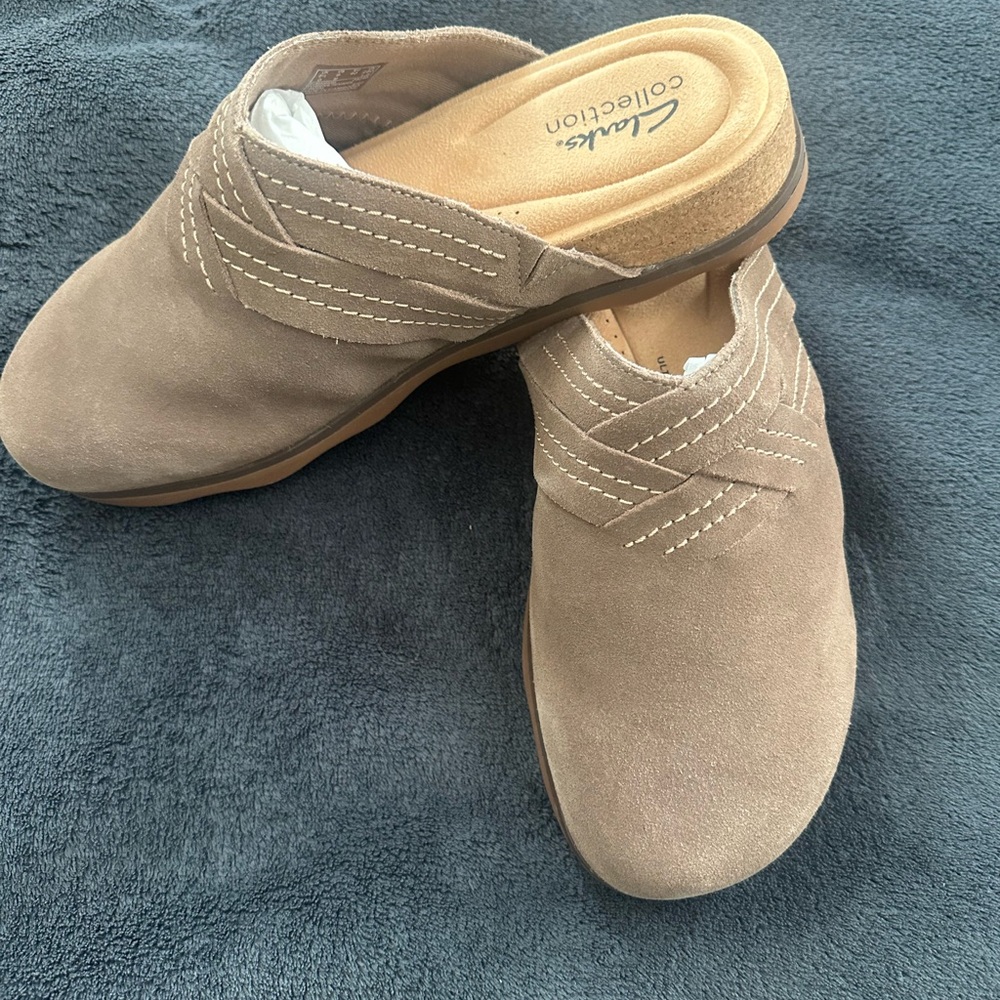 Clarks Brynn Glide clogs, pebble suede (beige), women’s size 9